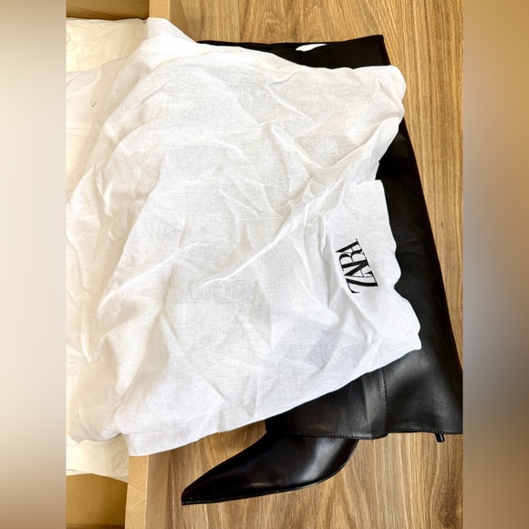 Zara Black Leather Knee High Pointed Toe Boots EU 41 NIB - Picture 6 of 7